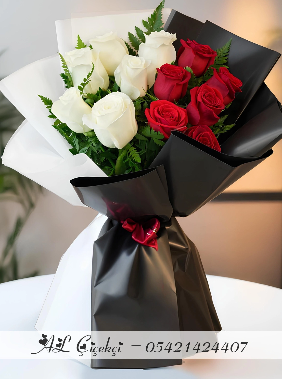 12 Adet Kırmızı Beyaz Gül Buketi