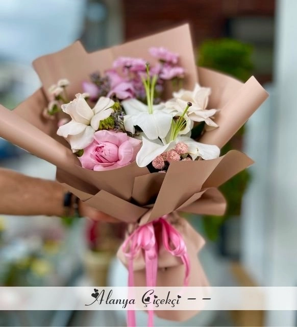 Lumi Lilac Roses & Lily
