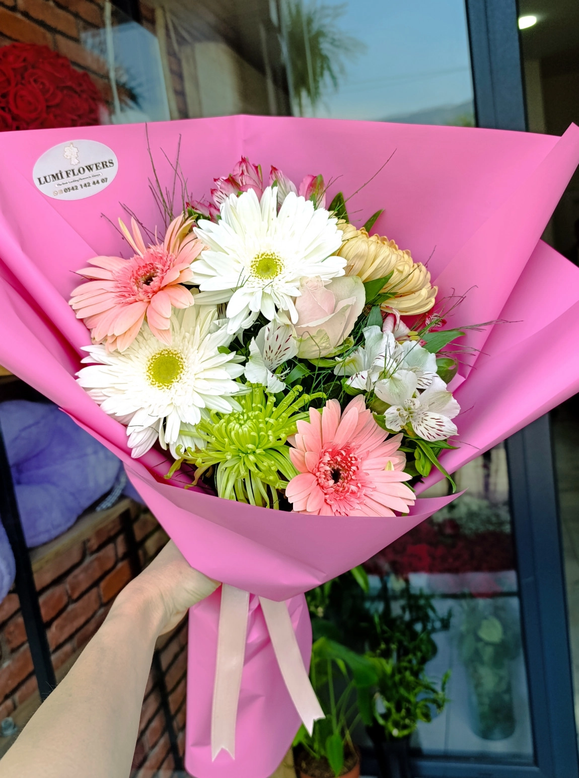 Lumi Sweet Daisy Bouquet