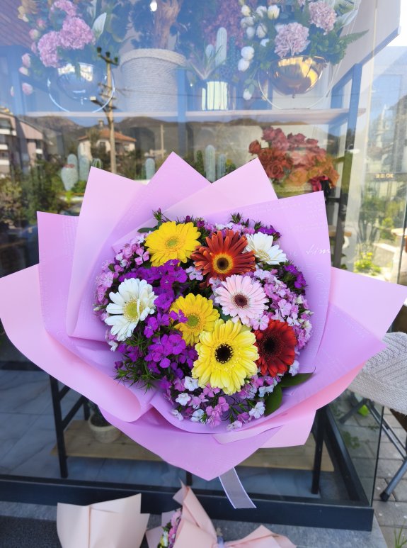 Gerbera Mevsim Buketi