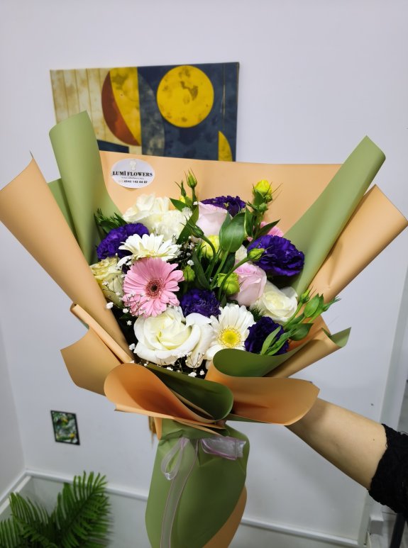 Lisyantus Gül Gerbera Buketi