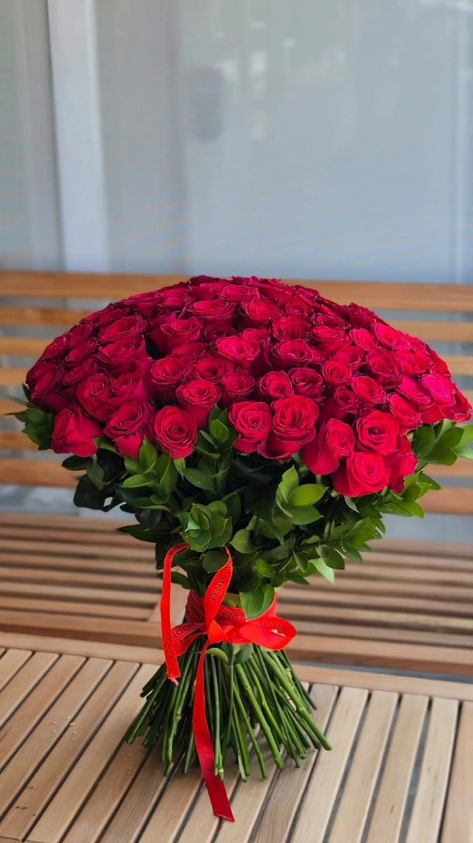 Букет из 101 розы