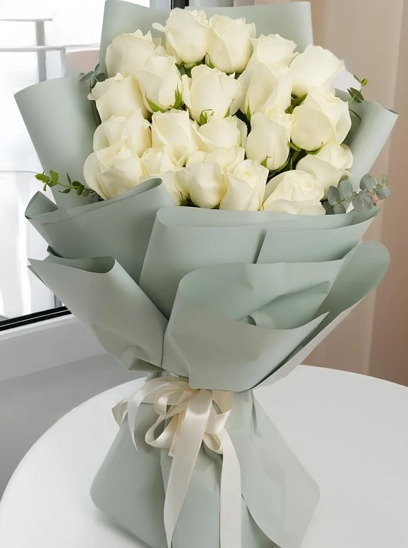 Lumi 20 White Roses
