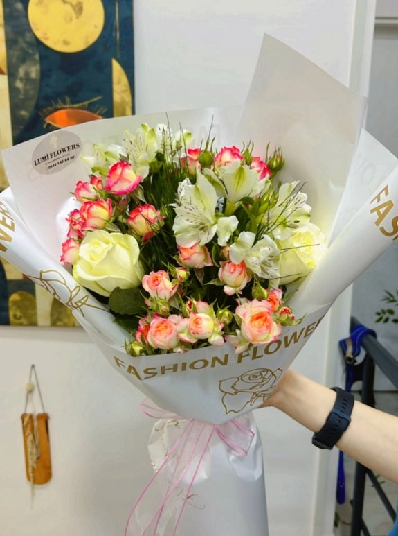 Lumi Fashion Roses Bouquet