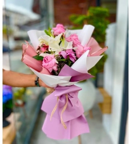 Lumi Lily & Roses