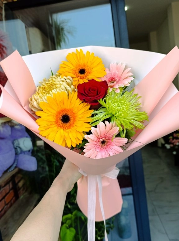 Lumi Sunshine Love Bouquet