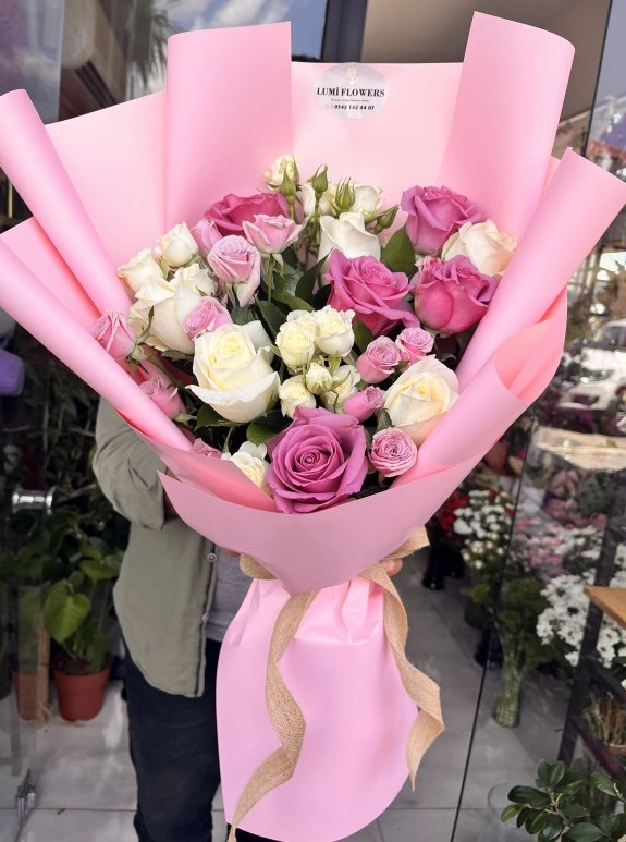Lumi Sweet Blush Bouquet