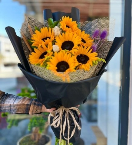 Modern Ayçiçeği Buketi