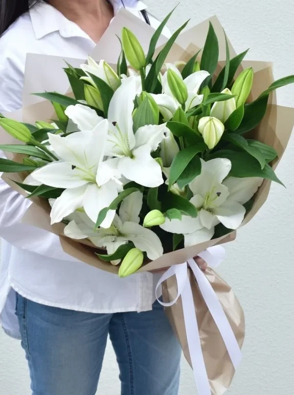 Pure Lily Elegance Bouquet