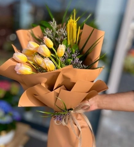 Sarı Lale Buketi