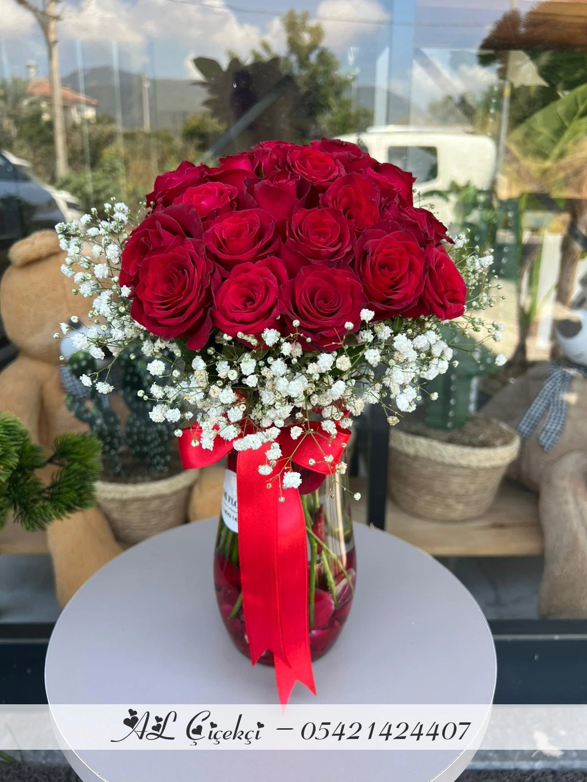 Sonsuz Aşk – 25 Kırmızı Gül Vazoda